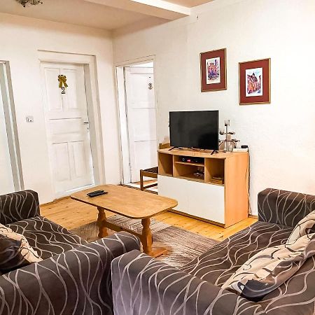 Yeti Guest House Mavrovo Eksteriør billede
