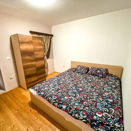 Yeti Guest House Mavrovo Eksteriør billede