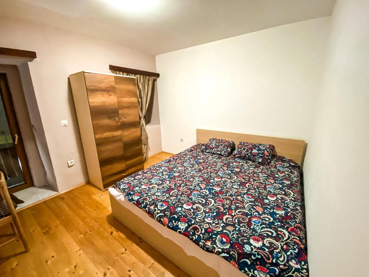 Yeti Guest House Mavrovo Eksteriør billede