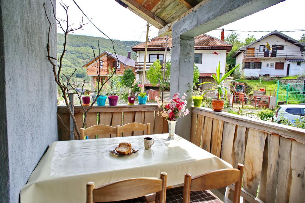 Yeti Guest House Mavrovo Eksteriør billede