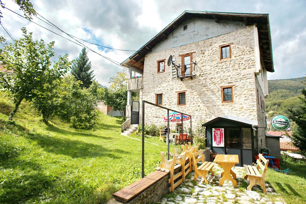 Yeti Guest House Mavrovo Eksteriør billede