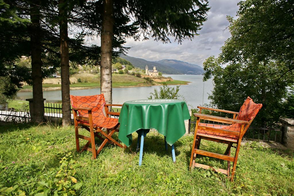 Yeti Guest House Mavrovo Eksteriør billede