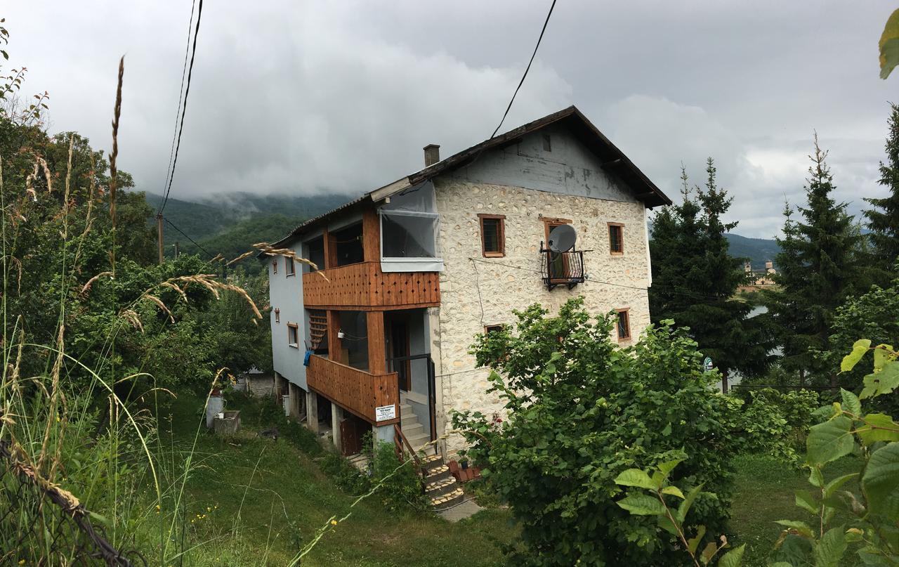 Yeti Guest House Mavrovo Eksteriør billede