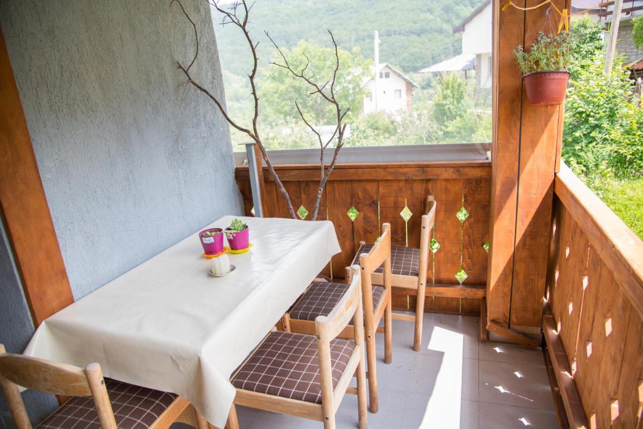 Yeti Guest House Mavrovo Eksteriør billede