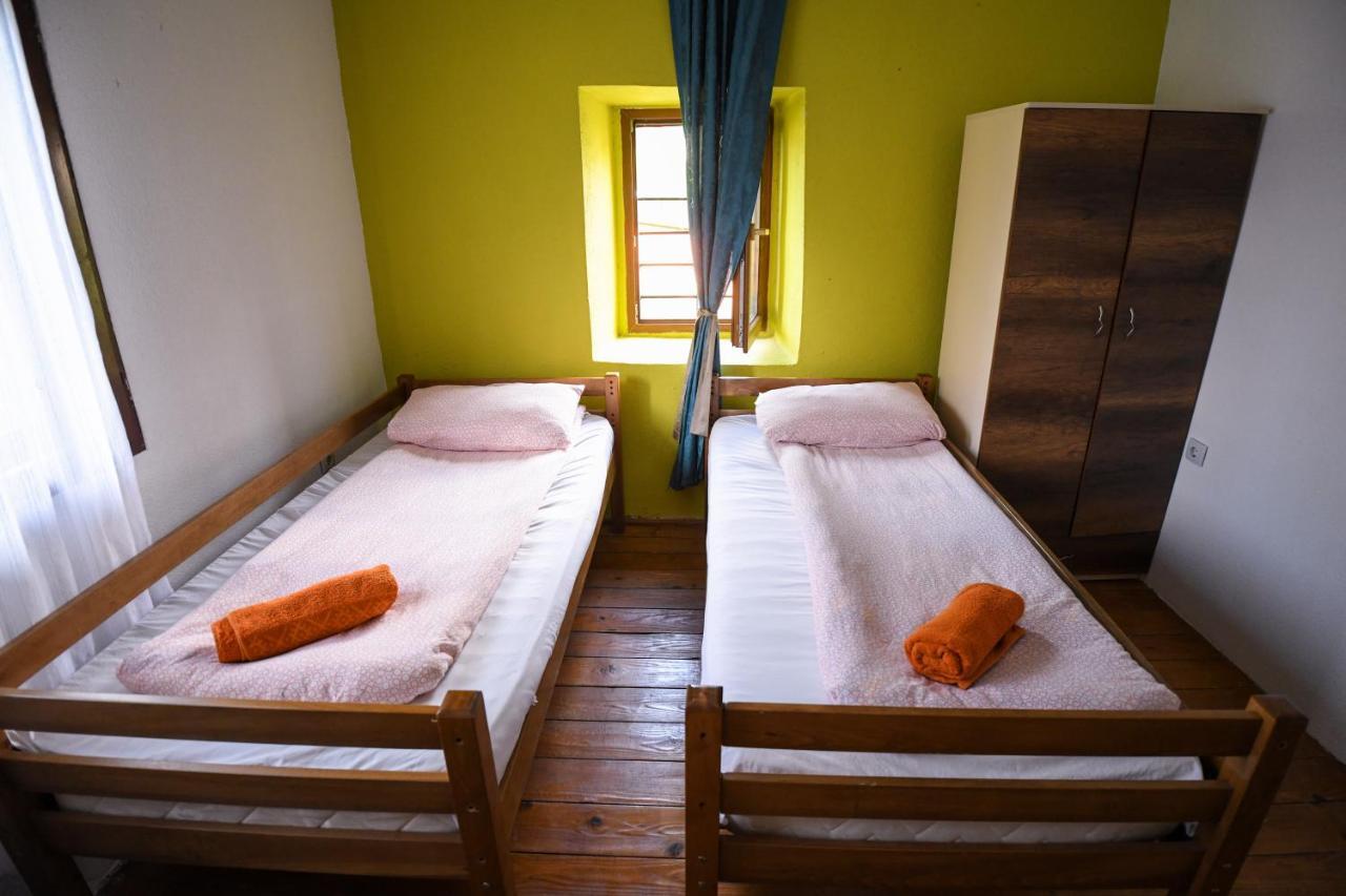 Yeti Guest House Mavrovo Eksteriør billede